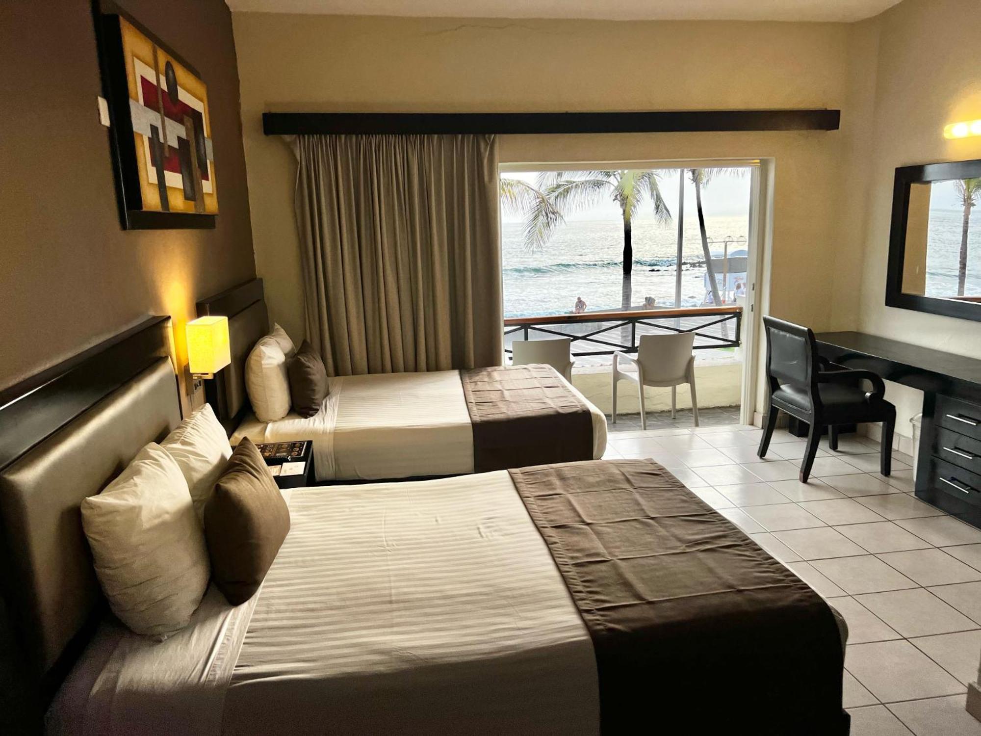 Hotel La Siesta Malecon Mazatlán Værelse billede