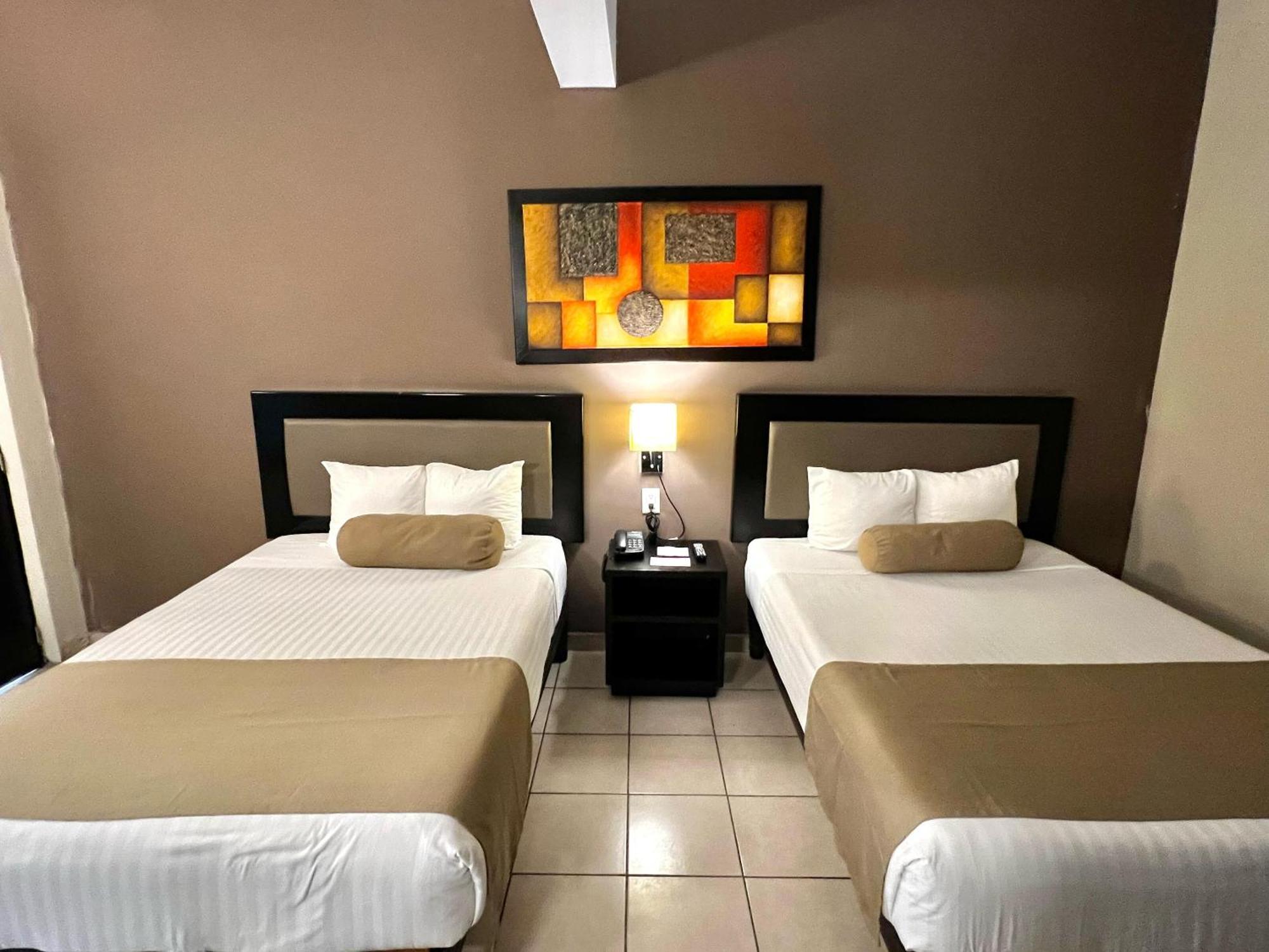 Hotel La Siesta Malecon Mazatlán Værelse billede
