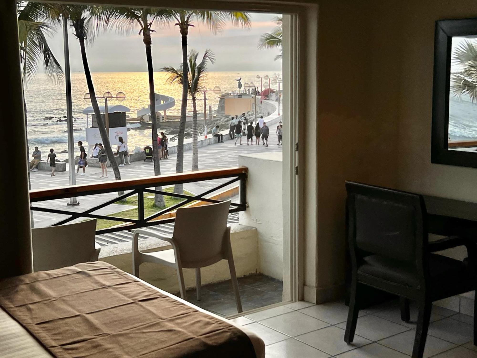 Hotel La Siesta Malecon Mazatlán Værelse billede